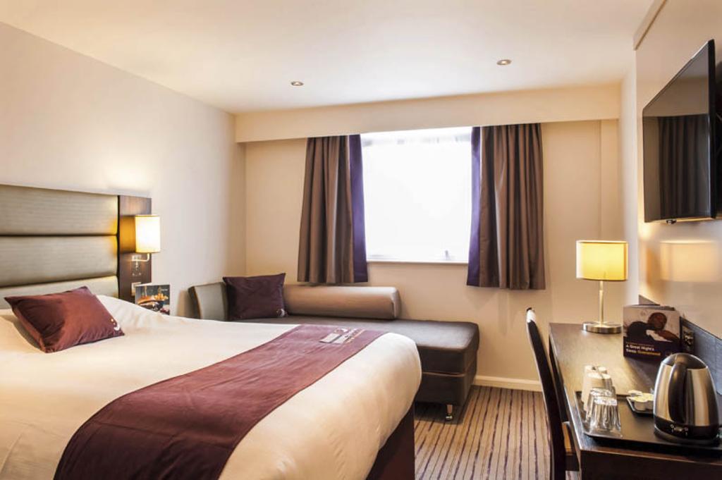 Premier Inn London Elstree / Borehamwood Exteriör bild