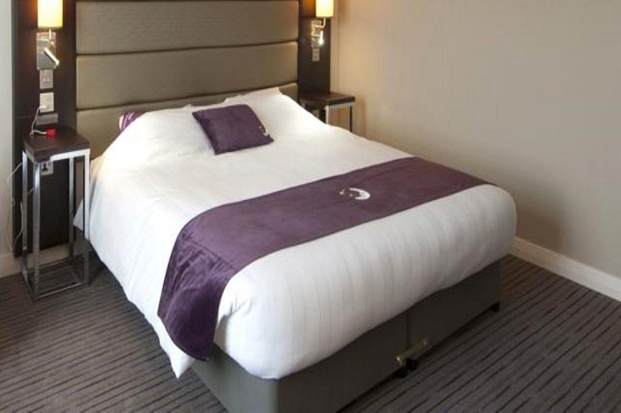 Premier Inn London Elstree / Borehamwood Exteriör bild
