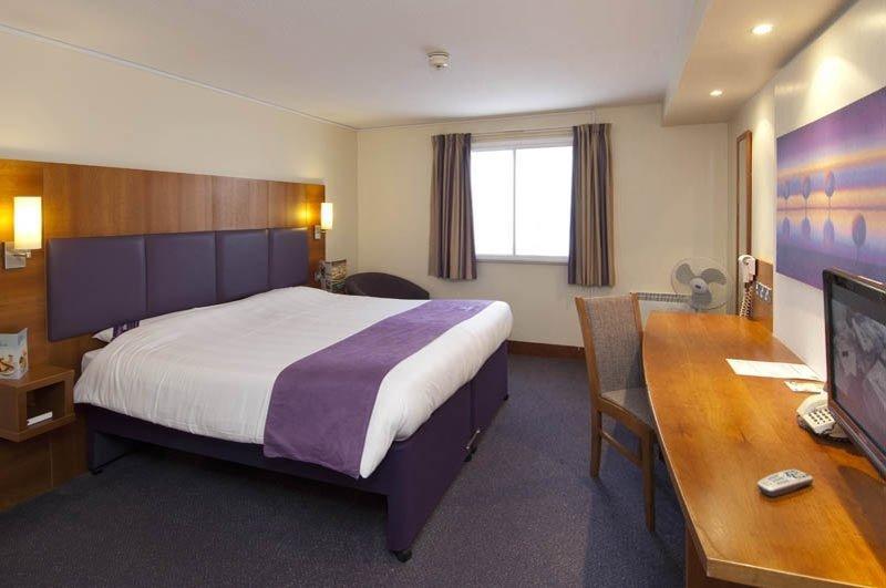 Premier Inn London Elstree / Borehamwood Exteriör bild