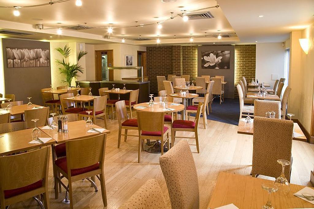 Premier Inn London Elstree / Borehamwood Exteriör bild
