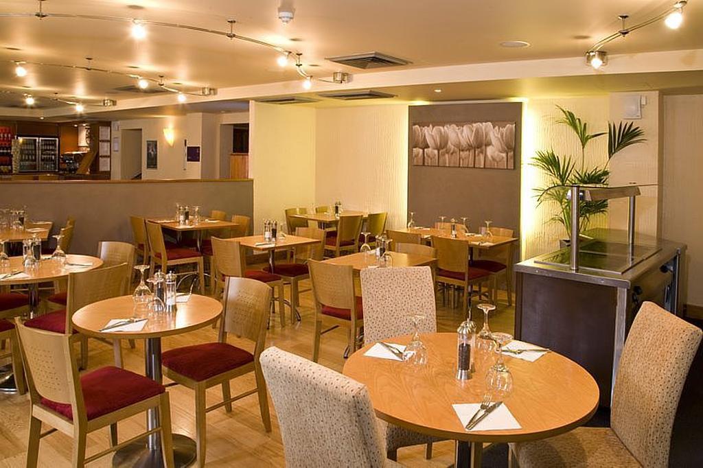 Premier Inn London Elstree / Borehamwood Exteriör bild